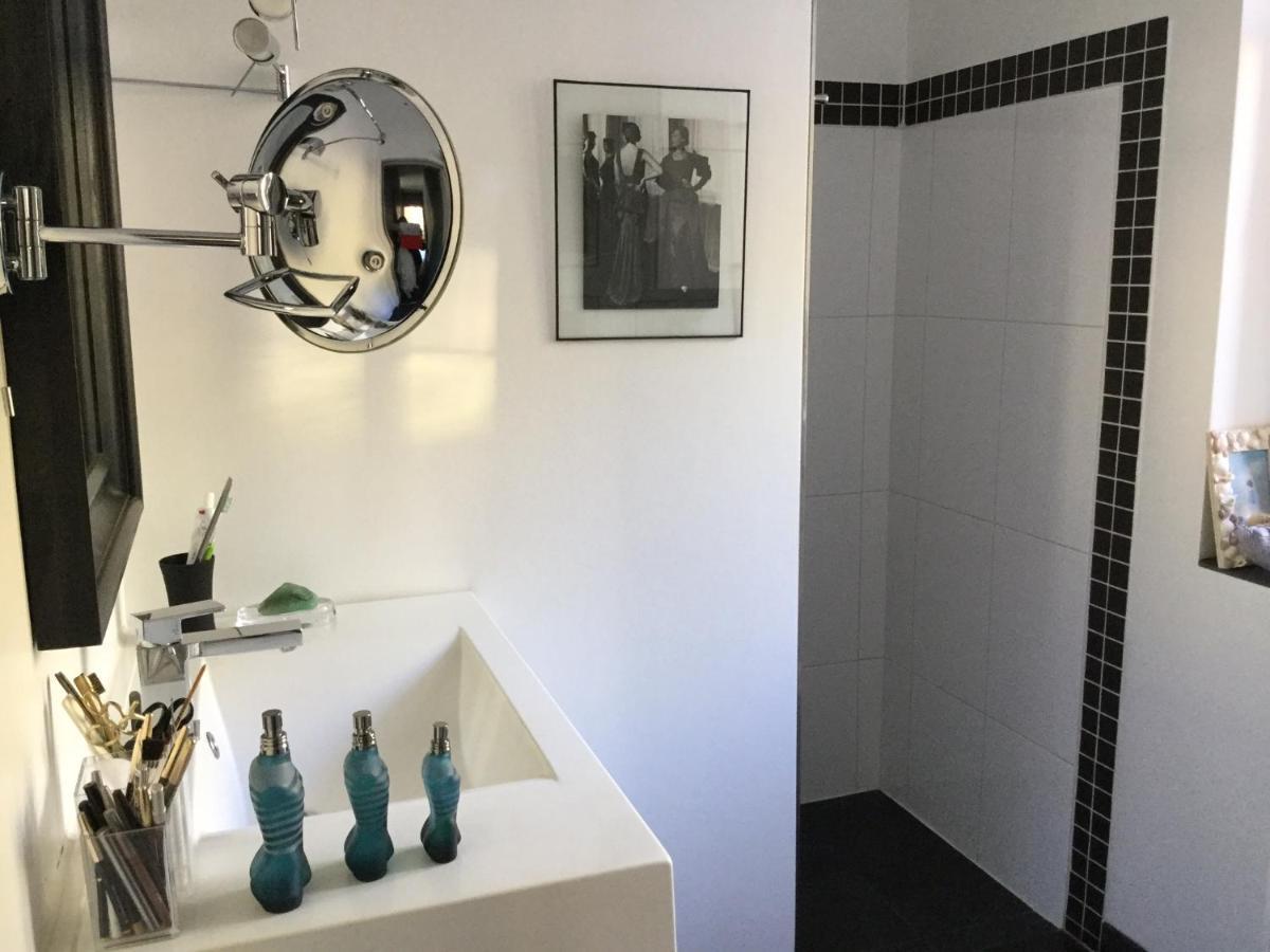 Chambre 1 Personne Avec Terrasse Centre Ville Marseille 3 Nuits Min , Femme Uniquement ภายนอก รูปภาพ